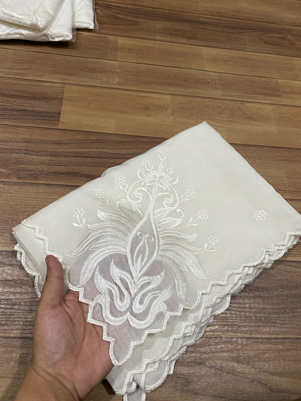 Voile Lawn Dupatta – Intricate Floral Embroidery with Zig-Zag Scalloped Cutwork