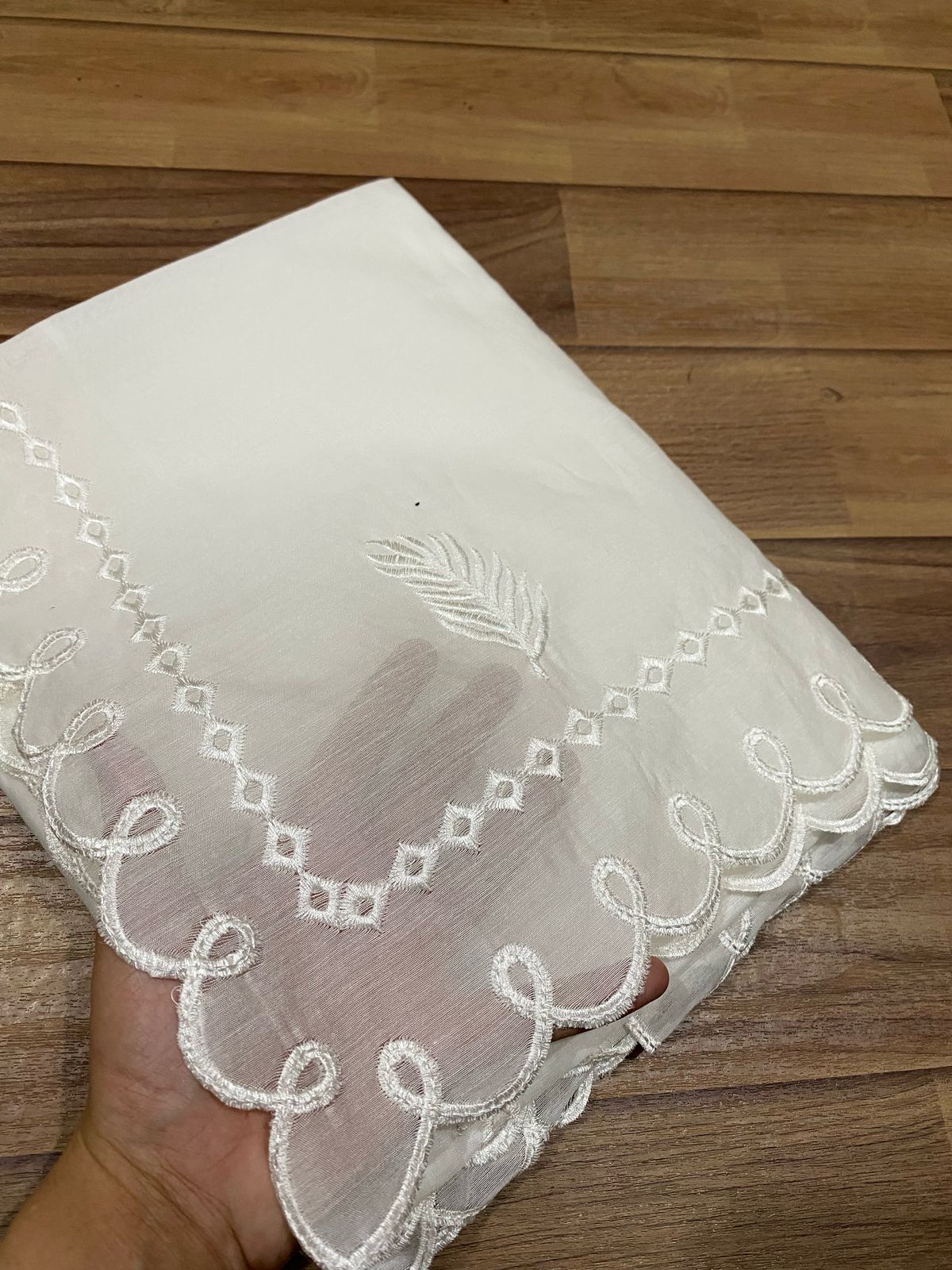 Voile Lawn Dupatta – Minimal Leaf Embroidery with Looped Cutwork Border (2.75 Yards, Dyeable)